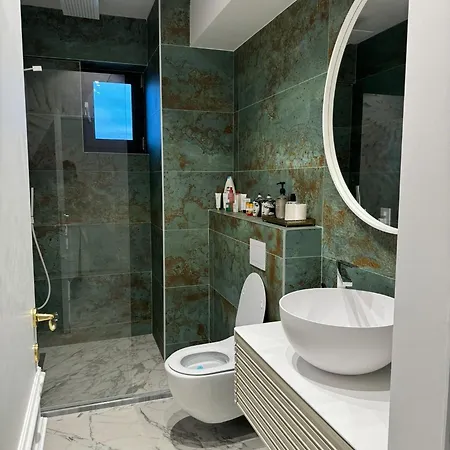 Apartment Luxury By Ellys Mamaia